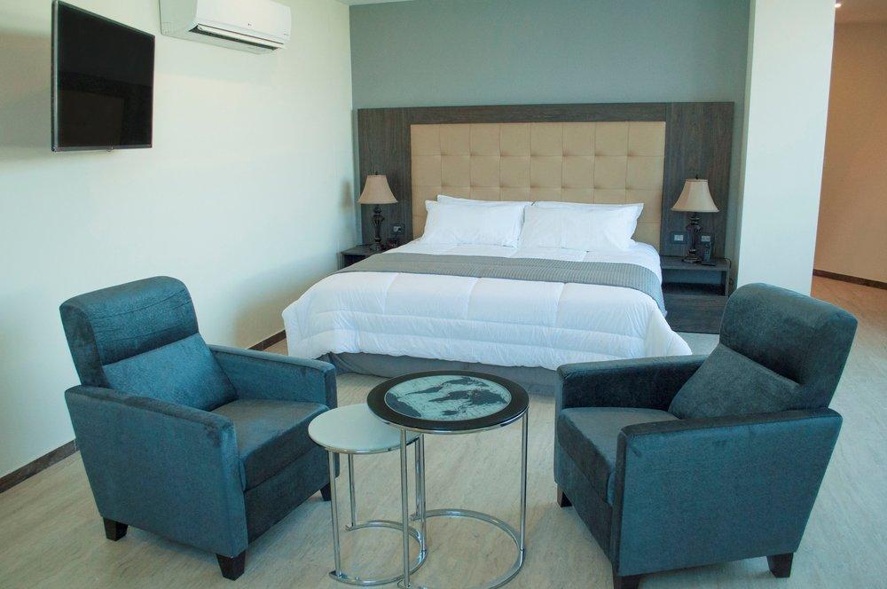 เอชอาร์ โฮเต็ล กูกูตา Hotel ภายนอก รูปภาพ
