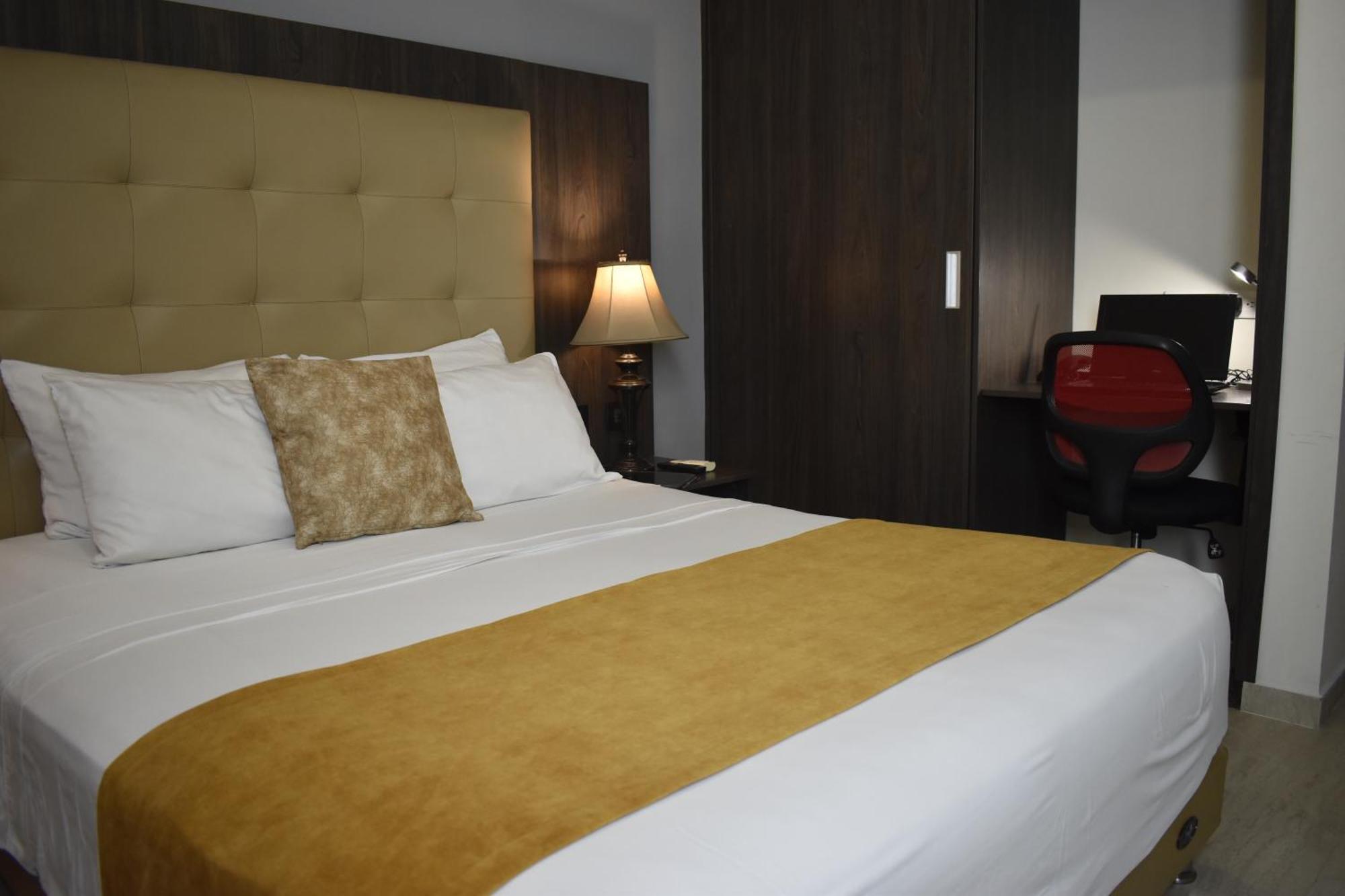 เอชอาร์ โฮเต็ล กูกูตา Hotel ภายนอก รูปภาพ