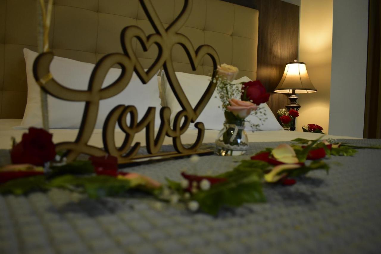 เอชอาร์ โฮเต็ล กูกูตา Hotel ภายนอก รูปภาพ